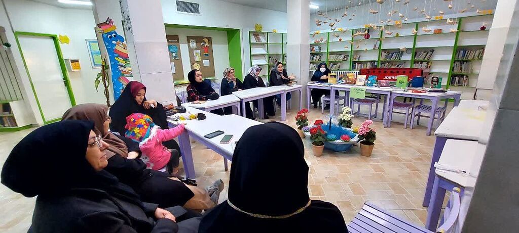بیست و سومین جلسه محفل کتابخوانی والدین در مرکز ۲ مشهد
