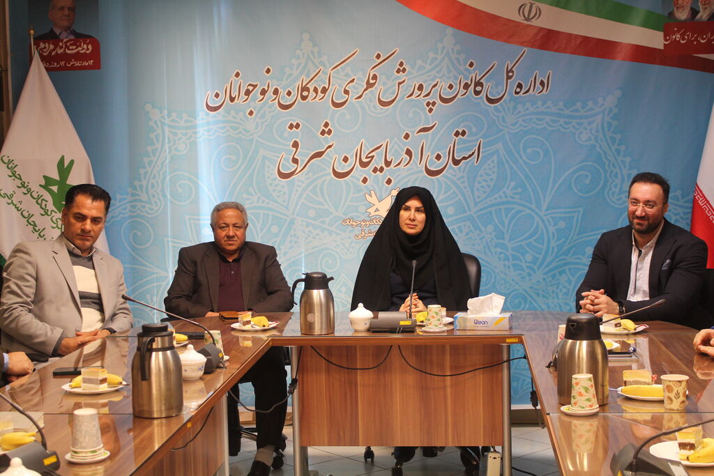 آیین تکریم و معارفه معاون اداری مالی کانون پرورش فکری کودکان و نوجوانان آذربایجان شرقی