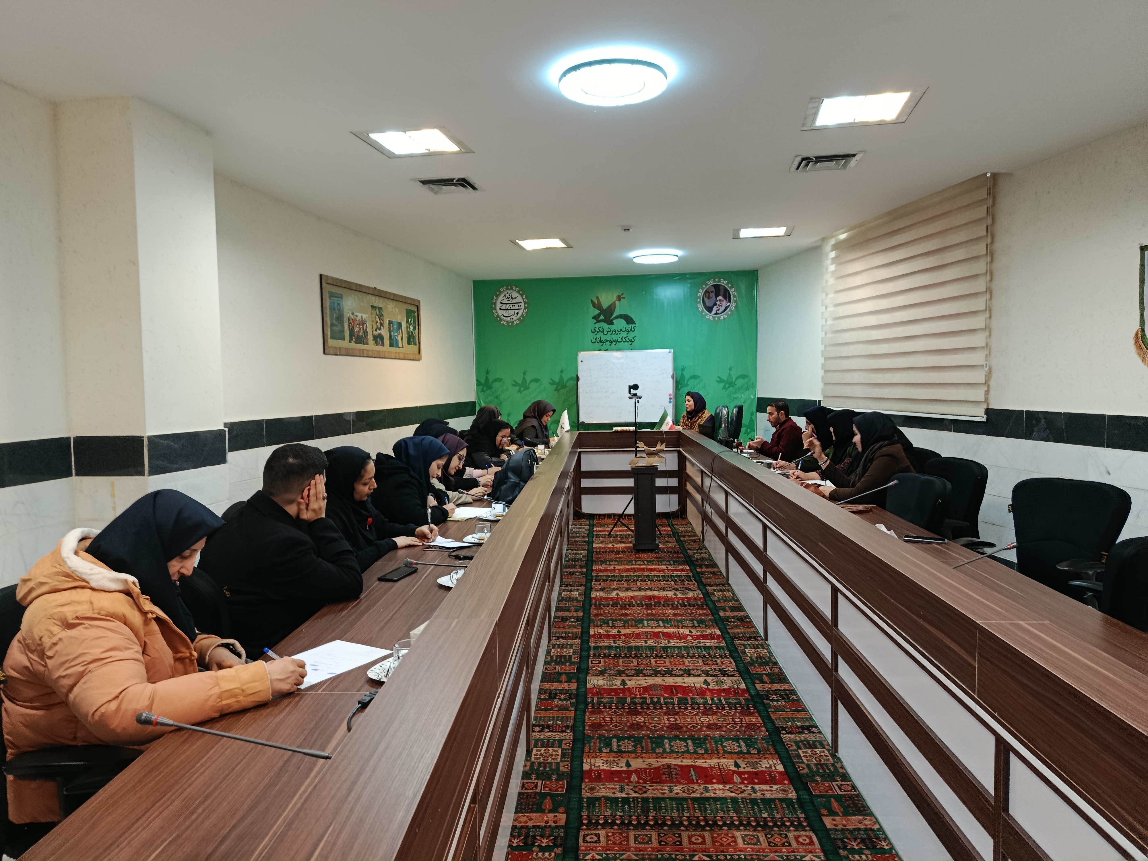 برپایی کارگاه آموزشی شعر کودک و نوجوان در کانون استان مرکزی