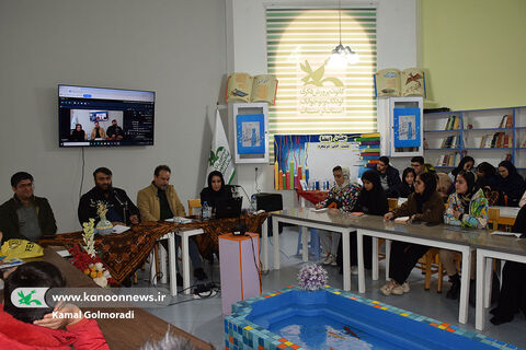 نشست ادبی «دو پنجره» در کانون پرورش فکری لرستان