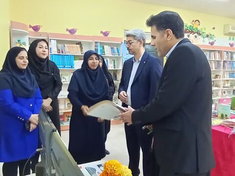 گزارش تصویری / افتتاح نخستین نمایشگاه کتاب های حسی و لمسی در بندرعباس