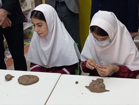 گزارش تصویری / افتتاح نخستین نمایشگاه کتاب های حسی و لمسی در بندرعباس