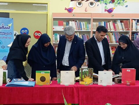 گزارش تصویری / افتتاح نخستین نمایشگاه کتاب های حسی و لمسی در بندرعباس