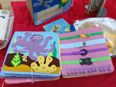 گزارش تصویری / افتتاح نخستین نمایشگاه کتاب های حسی و لمسی در بندرعباس