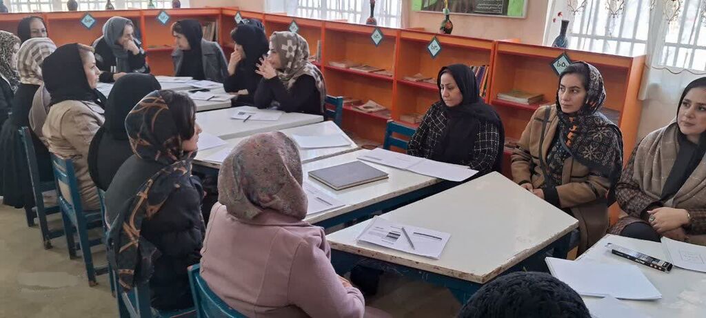 سومین نشست آموزش خانوادهها در برابر اعتیاد در کنگاور برگزار شد