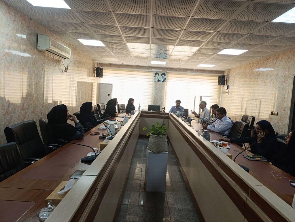 &nbsp;برگزاری نشست آموزشی مزایا وآسیب های فضای مجازی در کانون هرمزگان