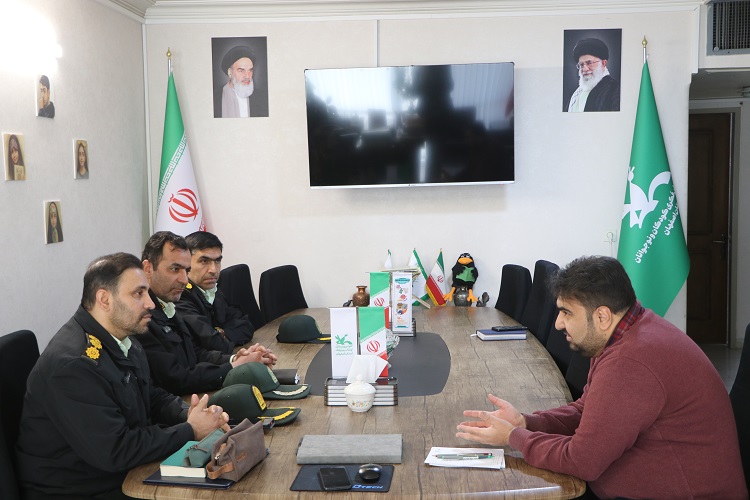 معاون فرهنگی اجتماعی فرماندهی انتظامی استان اصفهان با مدیرکل کانون دیدار کرد