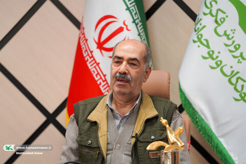 علی خانجانی داور بخش سنتی کلاسیک رده  ملی و بین‌المللی بیست و هفتمین جشنواره‌ قصه‌گویی کانون