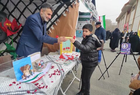 نمایشگاه فرهنگی هنری کانون پرورش فکری کودکان و نوجوانان استان آذربایجان غربی در کنگره بزرگداشت ۱۲ هزار شهید استان
