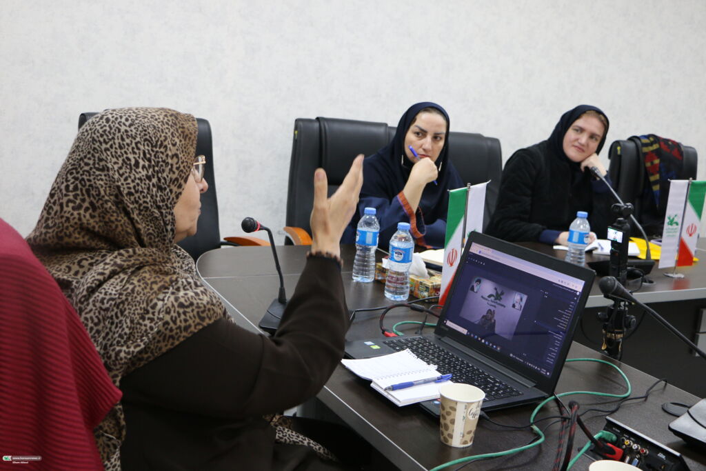 دوره آموزش «روشهای مؤثر ارتباط با کودکان و نوجوانان» در کانون سمنان برگزار شد