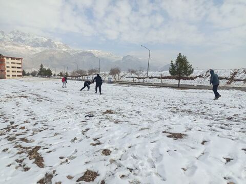 کرمانشاه. قاب برفی روز برفی اعضا و مربیان