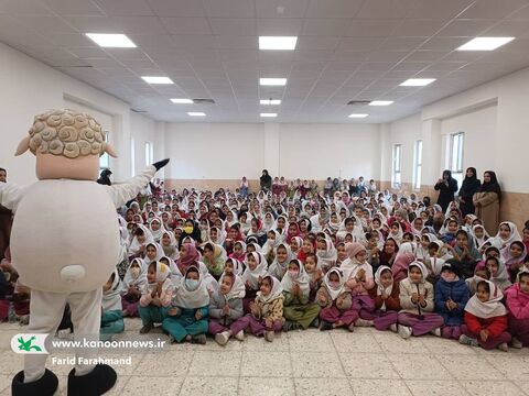 تماشاخانه سیار کانون پرورش فکری کودکان و نوجوانان در سیستان و بلوچستان