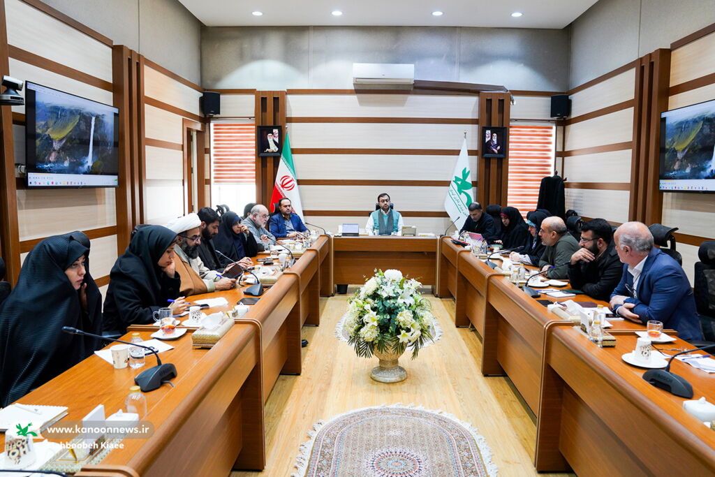دومین نشست اعضای کمیته کودک و نوجوان ستاد دهه فجر ضرورت تفکیک برنامههای کودک از نوجوان در دهه فجر