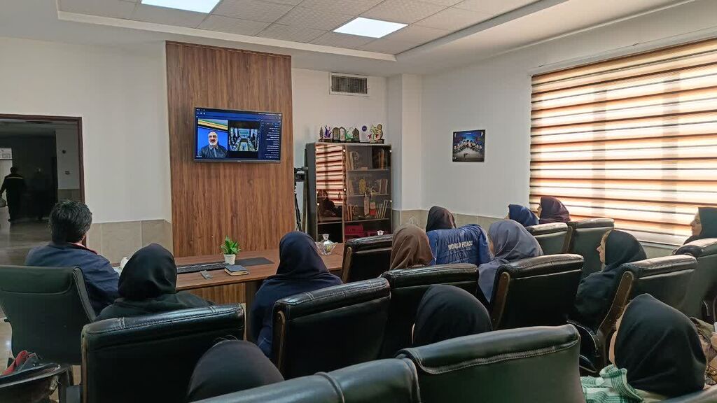 دیدار برخط مربیان کانون استان البرز با مدیرعامل