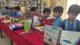 استقبال پرشور دانش آموزان و والدین  از نمایشگاه کتابهای حسی و لمسی دربندرعباس