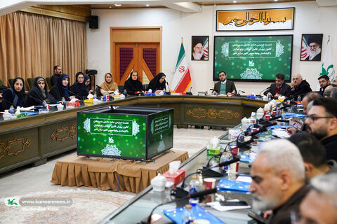 نشست صمیمی مدیرعامل کانون با کارشناسان روابط عمومی سراسر کشور