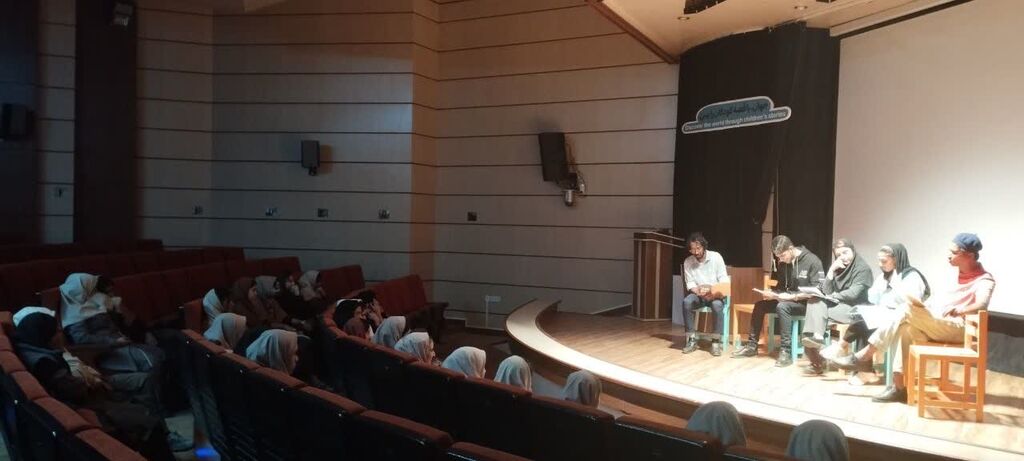 اجرای نمایشنامه خوانی ،چهار صندوق شادی در کانون هرمزگان