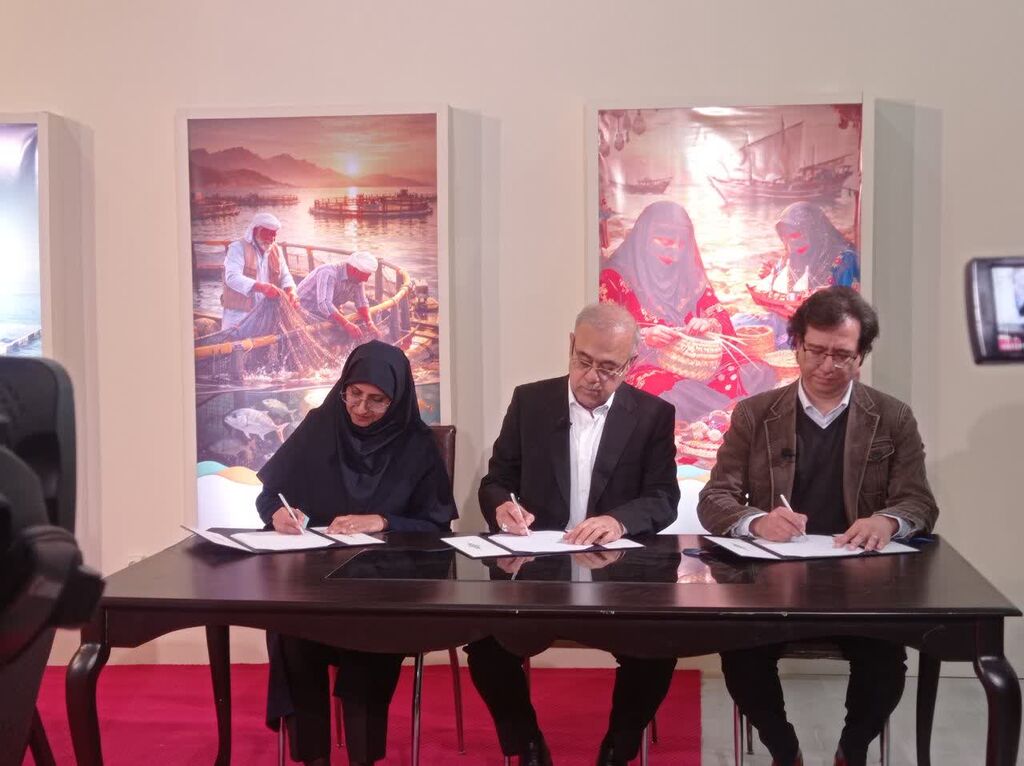 امضای تفاهم‌نامه ساخت شناور کتابخانه‌ سیاردریایی در هرمزگان