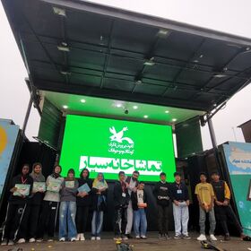 حضور تماشاخانه سیار کانون پرورش فکری کودکان ونوجوانان در فین و چهچکور