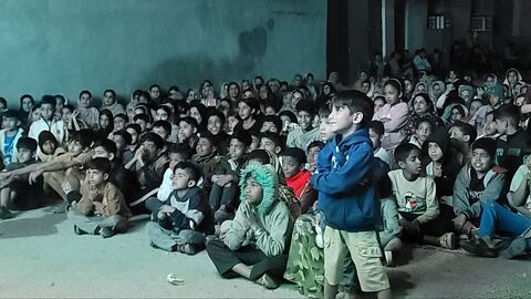 حضور تماشاخانه سیار کانون پرورش فکری کودکان ونوجوانان در فین و چهچکور