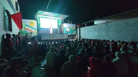 حضور تماشاخانه سیار کانون پرورش فکری کودکان ونوجوانان در فین و چهچکور