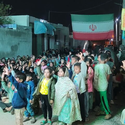 حضور تماشاخانه سیار کانون پرورش فکری کودکان ونوجوانان در فین و چهچکور