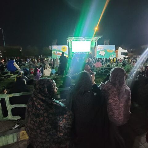 استقبال بیش از یک هزار نفر در بندرعباس از اجرای تماشاخانه سیار کانون پرورش فکری