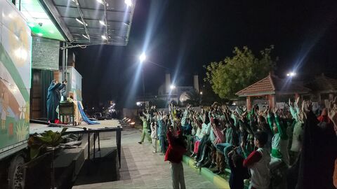 استقبال بیش از یک هزار نفر در بندرعباس از اجرای تماشاخانه سیار کانون پرورش فکری