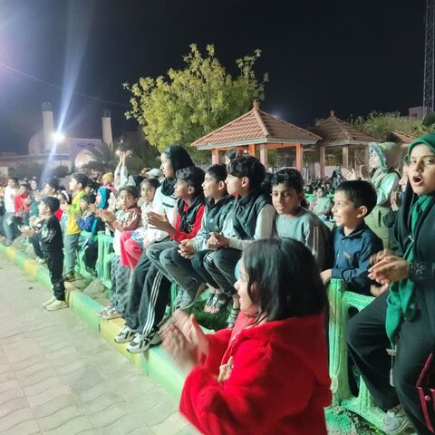 استقبال بیش از یک هزار نفر در بندرعباس از اجرای تماشاخانه سیار کانون پرورش فکری