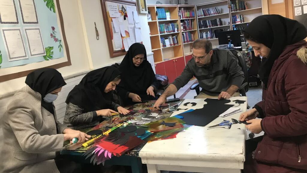 تولید نمایش «گربه‌ها و خروس‌ها» در مرکز شماره‌ ۲ کرمانشاه