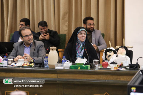 ویدا ملکی مدیرکل کانون استان تهران در چهارمین نشست کمیته کودک و نوجوان ستاد دهه فجر انقلاب اسلامی