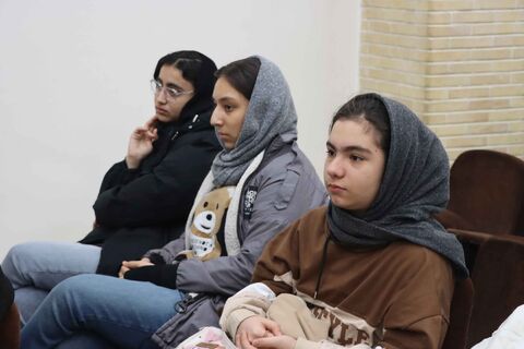 نشست دو پنجره-1404