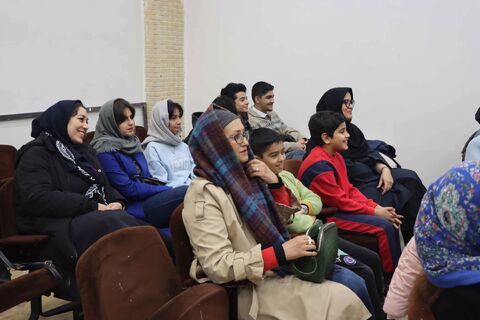 نشست دو پنجره-1404