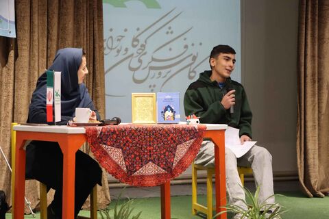 نشست دو پنجره-1404