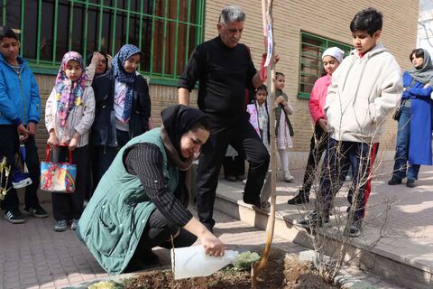 نشست دو پنجره-1404