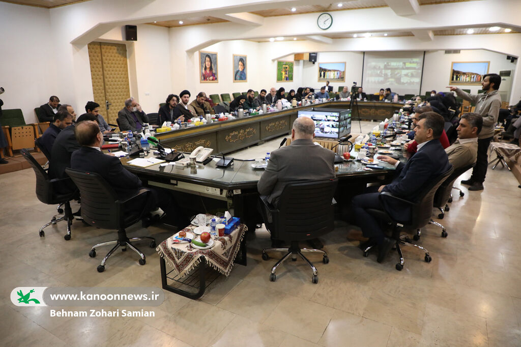 رمز تمام پیروزی‌های ما وحدت است