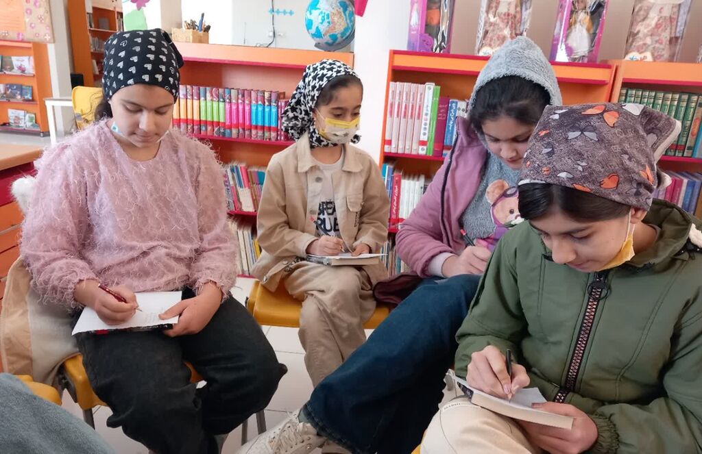 برگزاری نمایشگاه نقاشی با محوریت دهه فجر در مرکز گواور