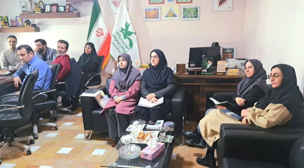 نشست استقبال از دهه مبارک فجر در کانون استان قزوین