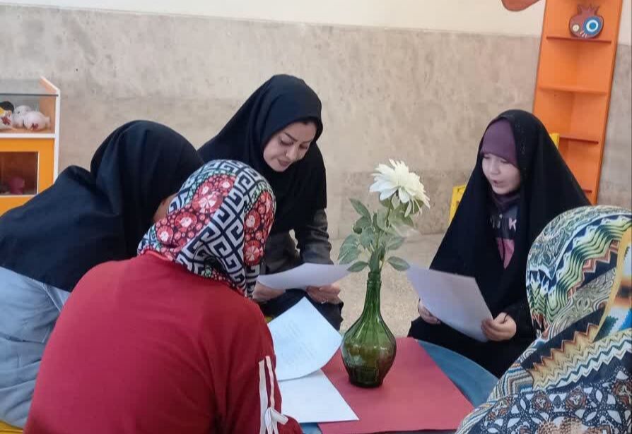 اعضای مرکز شماره ۱۱ کانون کرمانشاه با برنامه «حافظان حافظ»