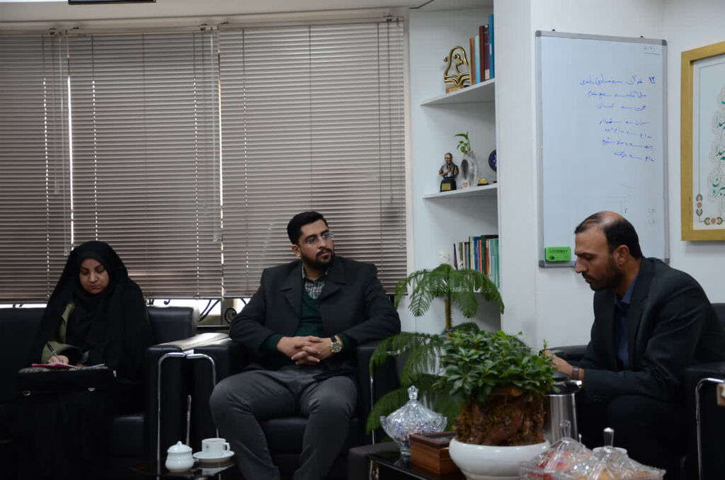 جلسه هم‌افزایی کانون و اداره فرهنگی شهرداری مشهد