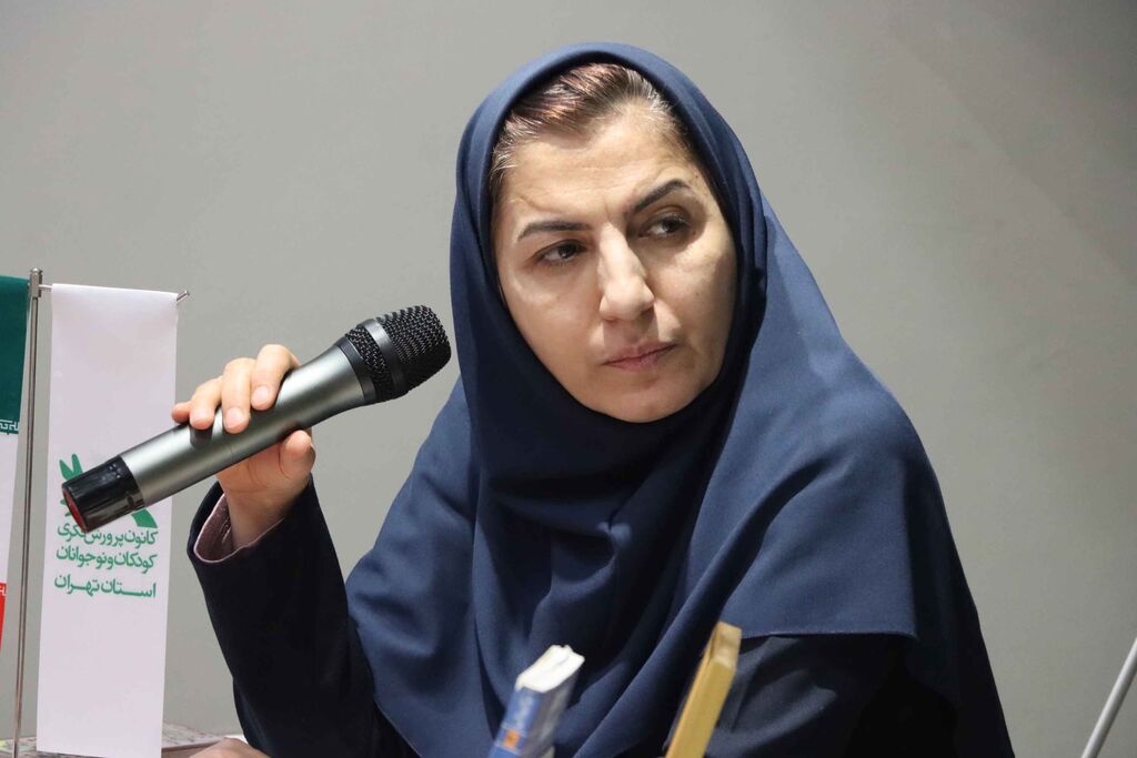 رویداد دو پنجره، نگاهی به ادبیات نوجوان