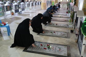 تجدید میثاق مدیرکل و کارکنان کانون استان بوشهر با آرمان‌های امام خمینی(ره) و شهدا