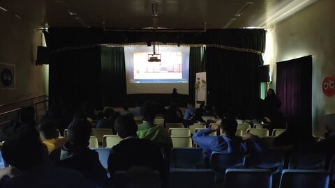 بازدید بیش از ۶۰ کودک اوتیسم از نمایشگاه کتاب‌های حسی‌ـ‌لمسی در کانون فراگیر بندرعباس