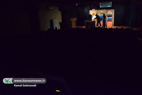 نمایش طوطی و بقال در کانون پرورش فکری لرستان