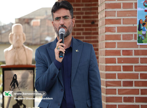 ادای احترام کودکان و نوجوانان گیلانی به شهیدان