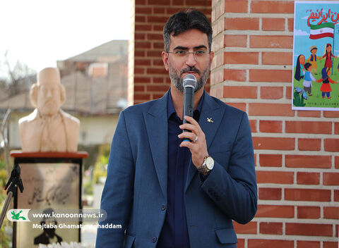 ادای احترام کودکان و نوجوانان گیلانی به شهیدان