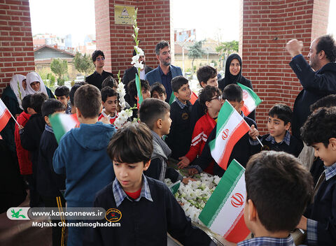 ادای احترام کودکان و نوجوانان گیلانی به شهیدان