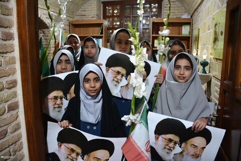 حضور پرشور اعضای کانون پرورش فکری کودکان و نوجوانان قم در بیت امام خمینی(ره)