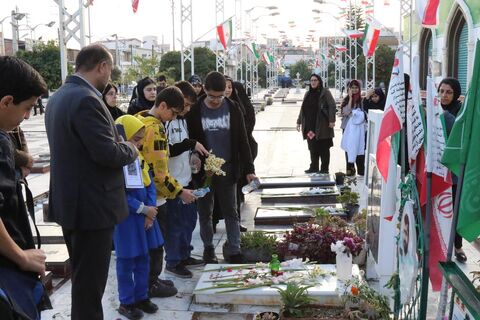 گزارش تصویری تجدید میثاق اعضای کانون پرورش فکری ساری با آرمان‌های شهدای انقلاب