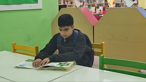 بازدید جمعی از اعضای انجمن نابینایان و مربیان این انجمناز نمایشگاه کتابهای حسی و لمسی